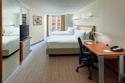 SpringHill Suites Chicago Downtown/River North - image 3