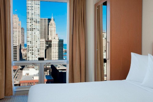 SpringHill Suites Chicago Downtown/River North - image 5