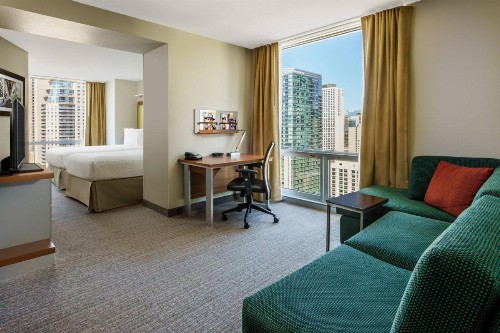 SpringHill Suites Chicago Downtown/River North - image 6