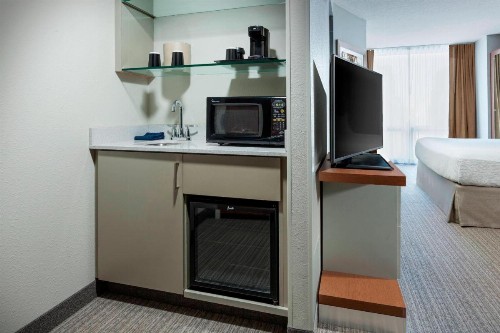 SpringHill Suites Chicago Downtown/River North - image 9