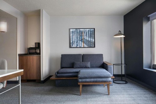 Courtyard by Marriott Chicago Downtown/River North - image 11