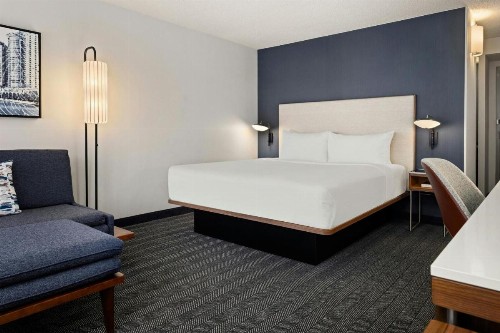 Courtyard by Marriott Chicago Downtown/River North - image 4