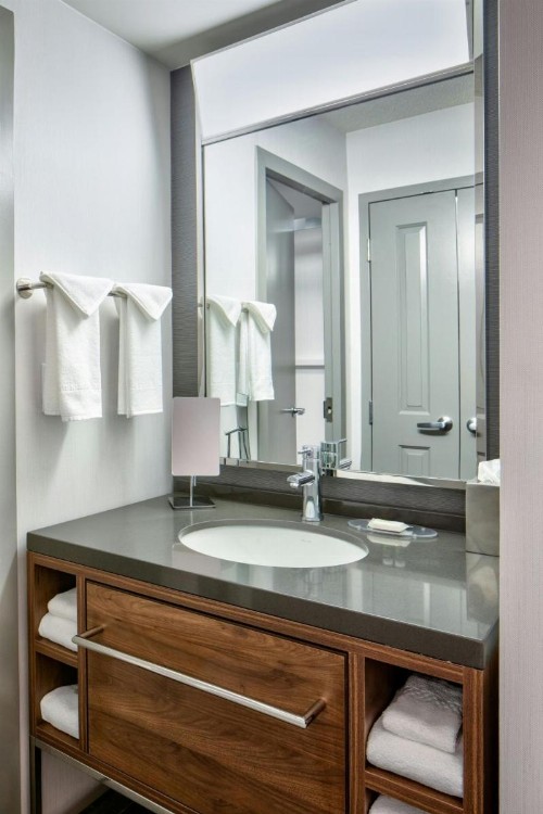 Courtyard by Marriott Chicago Downtown/River North - image 40