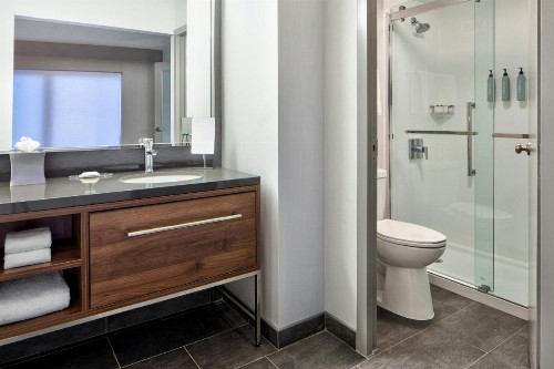 Courtyard by Marriott Chicago Downtown/River North - image 8