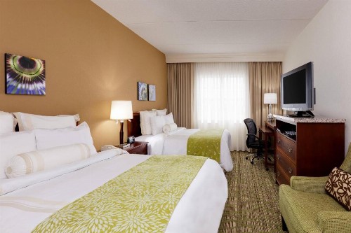 Chicago Marriott Midway - image 11