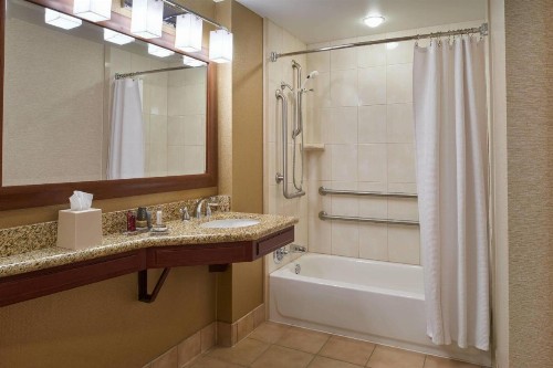 Chicago Marriott Midway - image 14