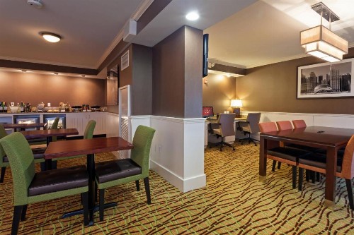 Chicago Marriott Midway - image 17