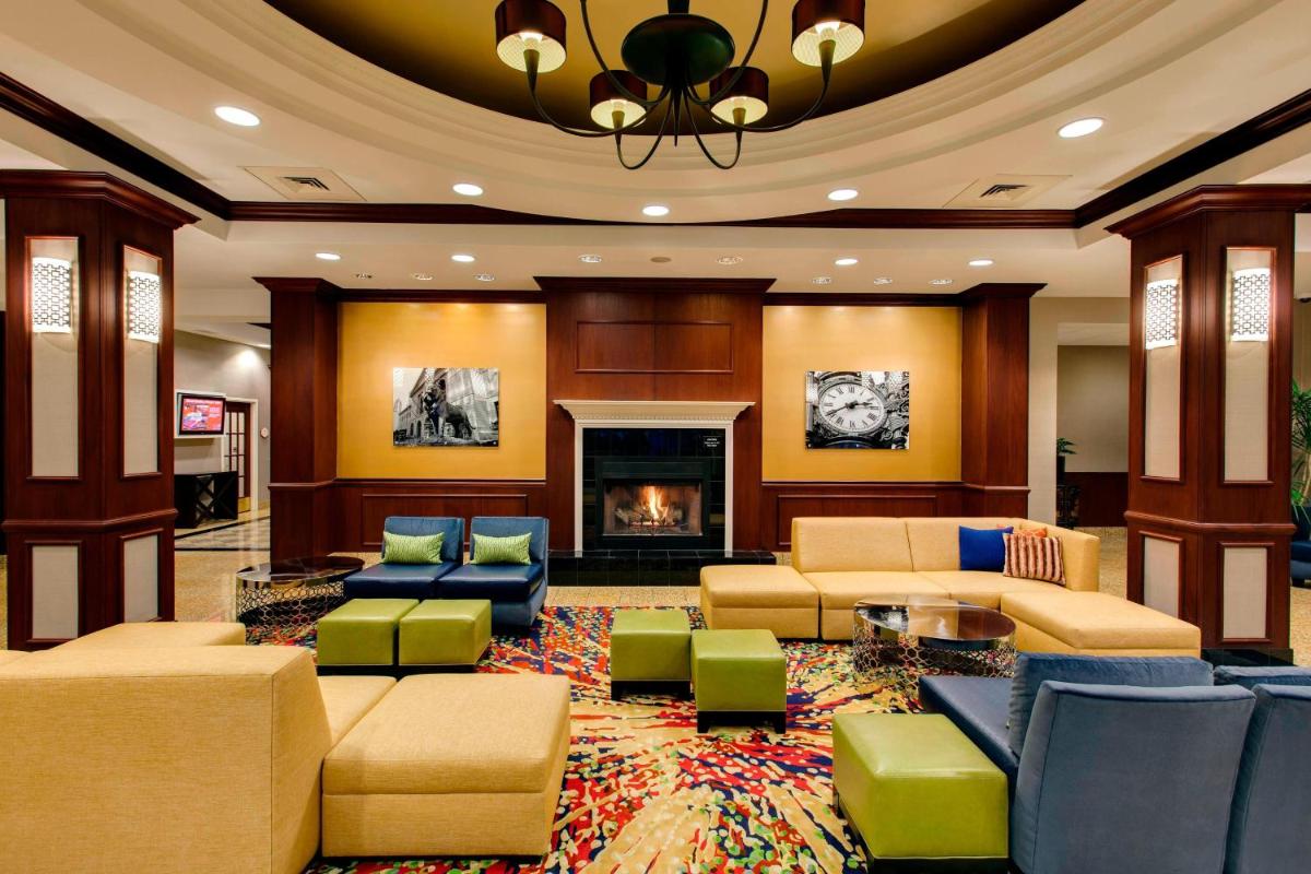 Chicago Marriott Midway - image 2