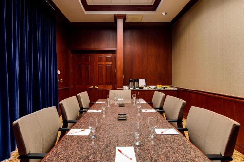 Chicago Marriott Midway - image 23
