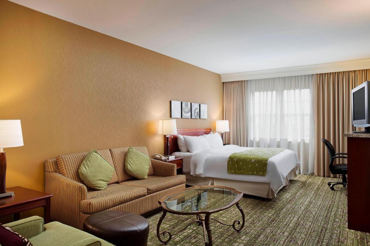 Chicago Marriott Midway - image 4