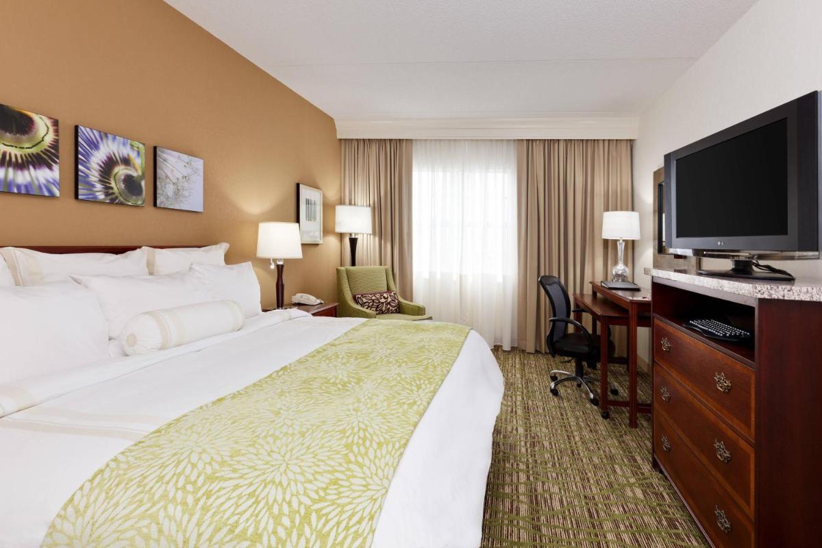 Chicago Marriott Midway - image 5