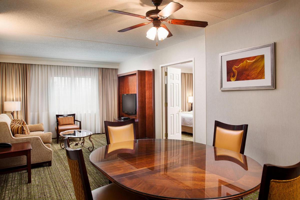 Chicago Marriott Midway - image 7