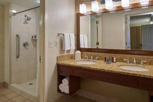 Chicago Marriott Midway - image 9
