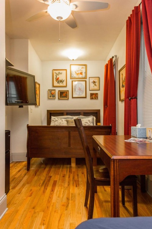 Ray's Bucktown Bed and Breakfast - image 25