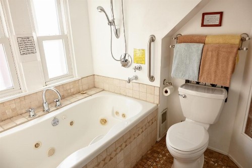 Ray's Bucktown Bed and Breakfast - image 30
