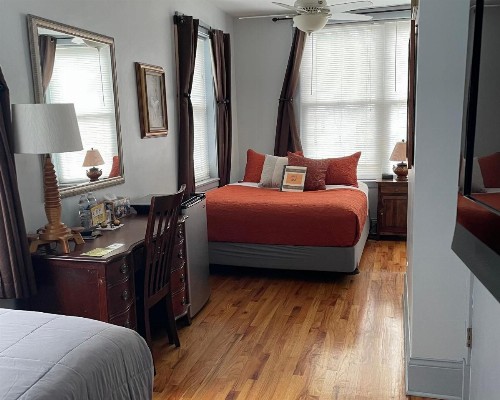 Ray's Bucktown Bed and Breakfast - image 40