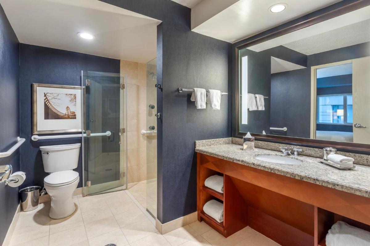 Omni Chicago Hotel & Suites Magnificent Mile - image 3
