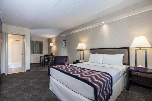 Carlton Inn Midway - image 20