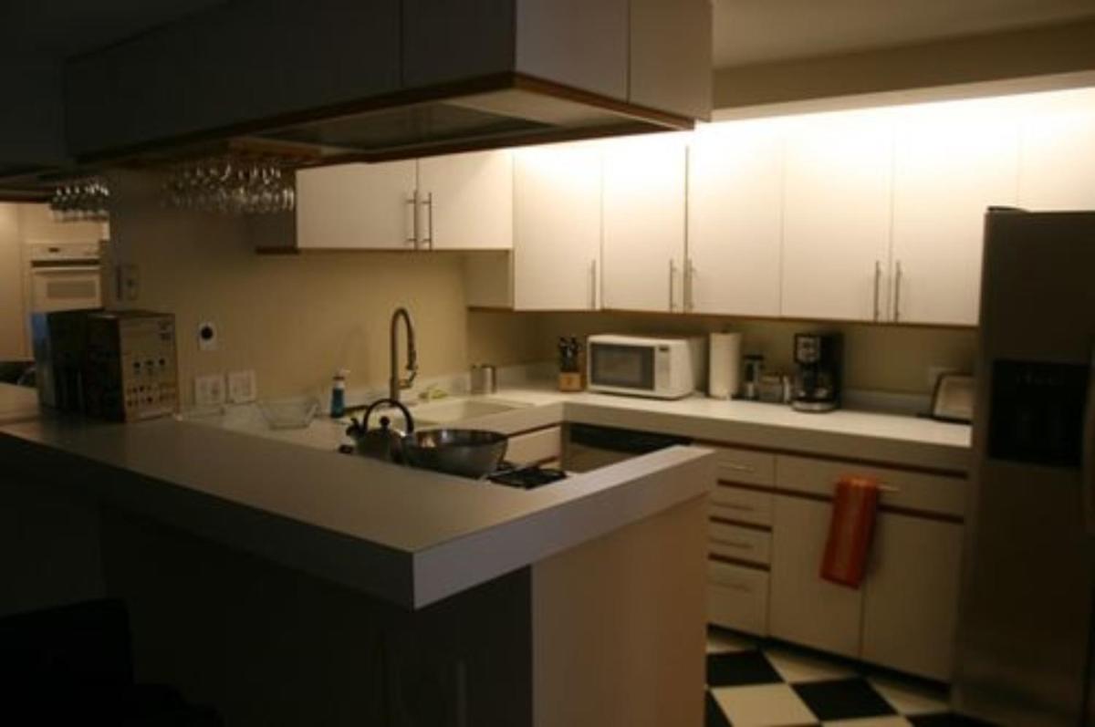 Roscoe Village Guesthouse - image 3