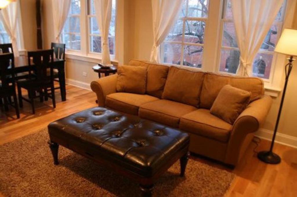 Roscoe Village Guesthouse - image 4