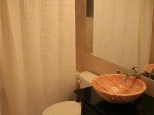 Roscoe Village Guesthouse - image 6