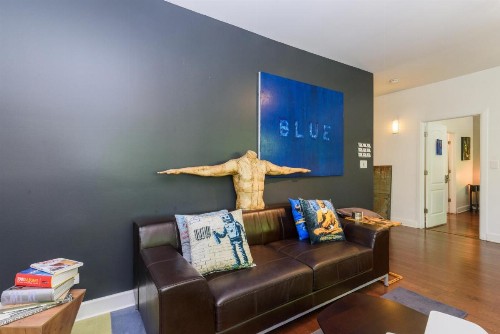 House 5863- Chicago's Premier Bed and Breakfast - image 13