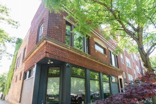 House 5863- Chicago's Premier Bed and Breakfast - image 4