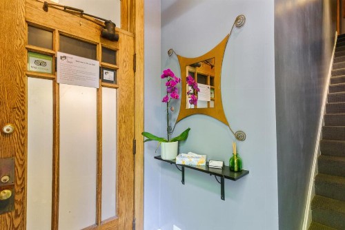 House 5863- Chicago's Premier Bed and Breakfast - image 6