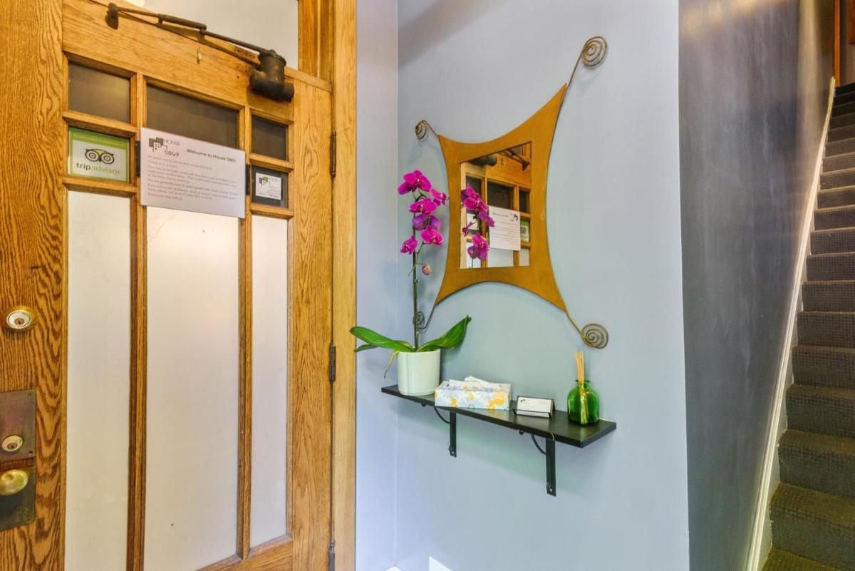 House 5863- Chicago's Premier Bed and Breakfast - image 6