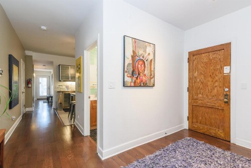 House 5863- Chicago's Premier Bed and Breakfast - image 7