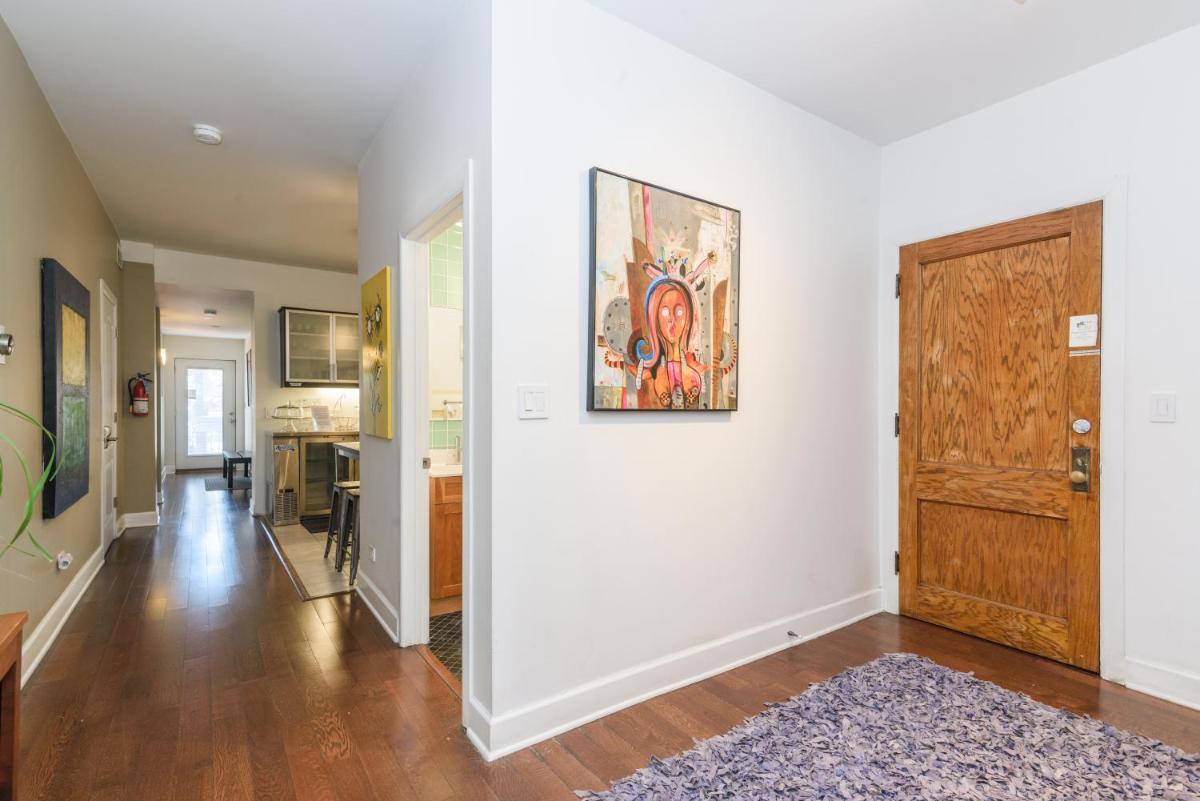 House 5863- Chicago's Premier Bed and Breakfast - image 7