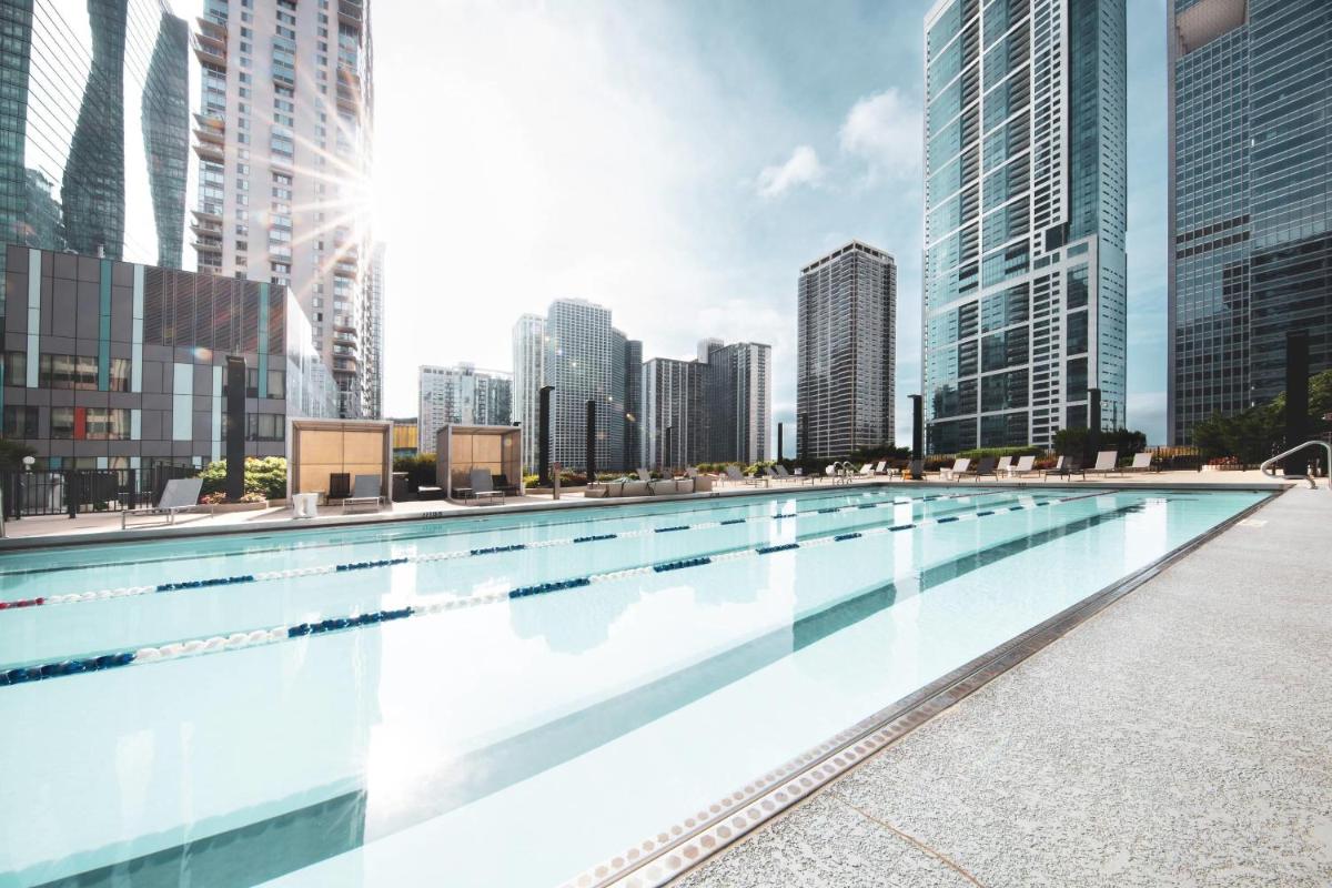 Radisson Blu Aqua Hotel Chicago - main image
