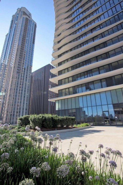 Radisson Blu Aqua Hotel Chicago - image 2