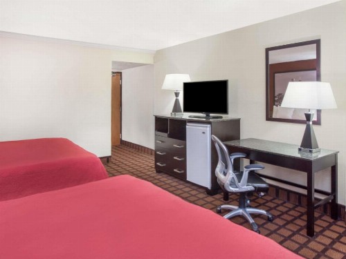 Super 8 by Wyndham Chicago IL