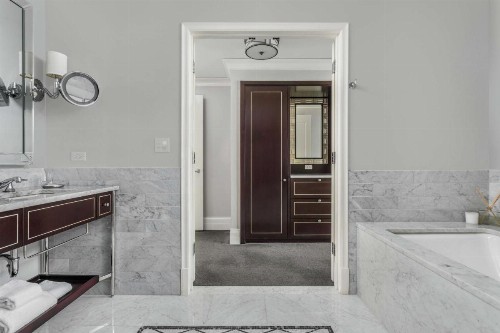 Waldorf Astoria Chicago - image 30