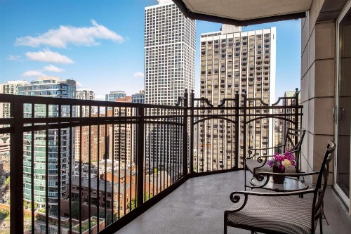 Waldorf Astoria Chicago - image 44