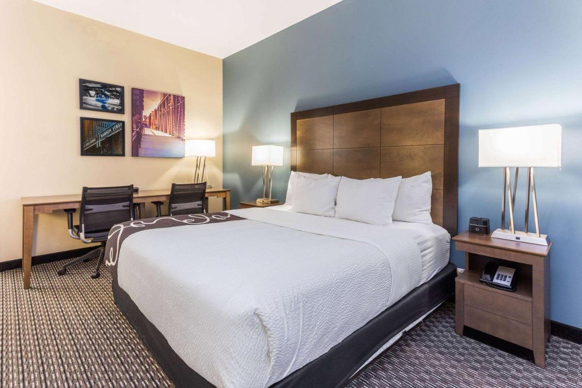 La Quinta by Wyndham Chicago Downtown - image 2