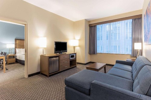 La Quinta by Wyndham Chicago Downtown - image 6