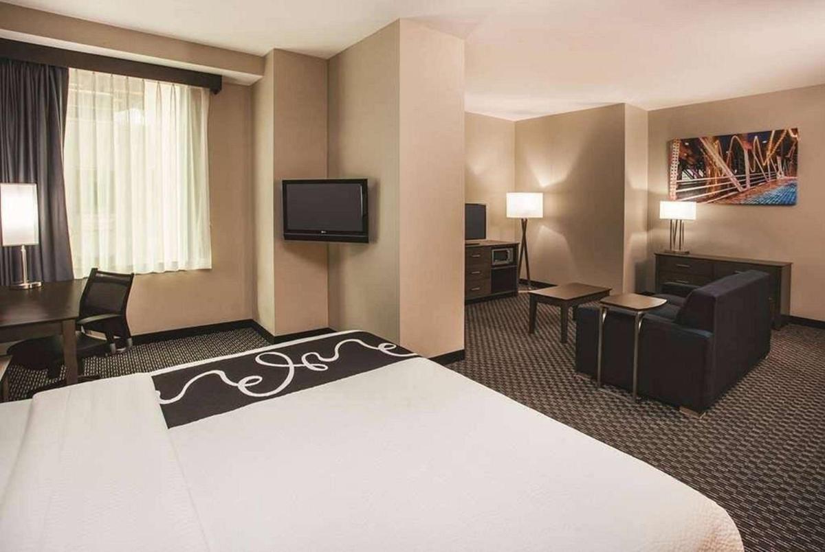 La Quinta by Wyndham Chicago Downtown - image 7