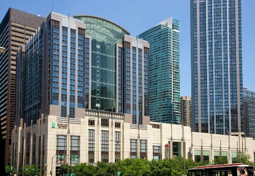 Embassy Suites Chicago Downtown Magnificent Mile - image 11
