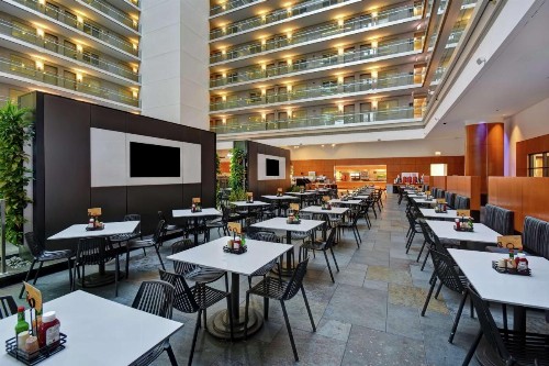 Embassy Suites Chicago Downtown Magnificent Mile - image 21