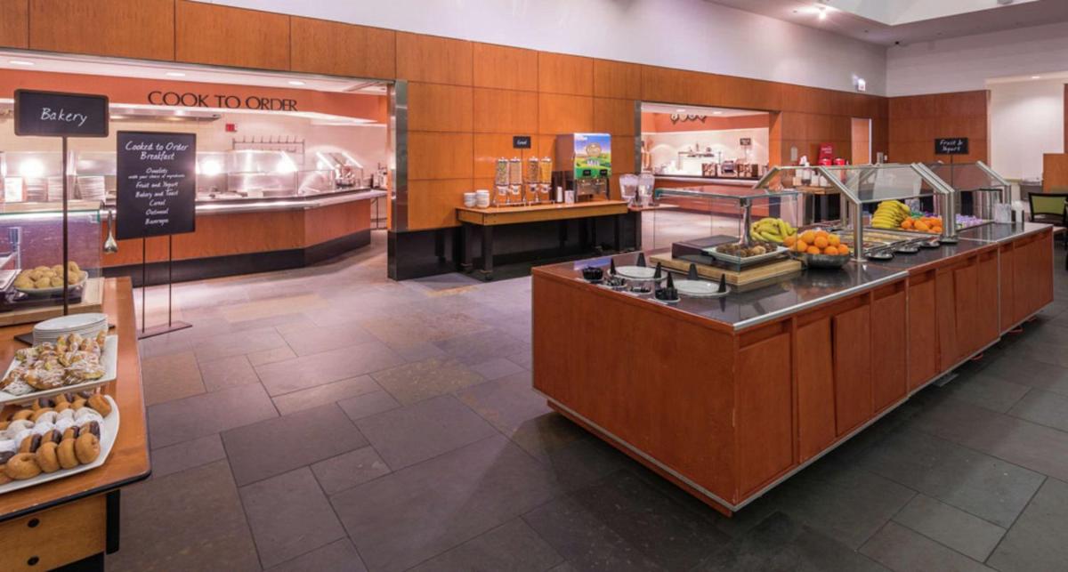 Embassy Suites Chicago Downtown Magnificent Mile - image 5