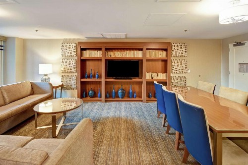 Embassy Suites Chicago Downtown Magnificent Mile - image 7