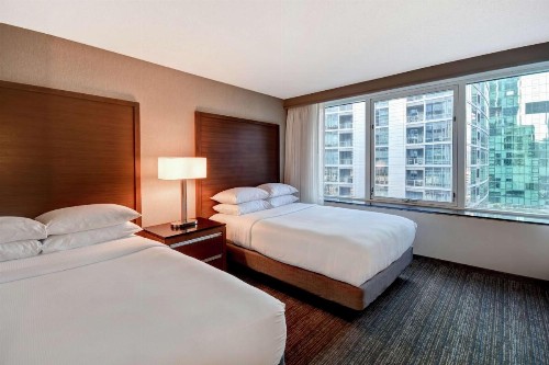 Embassy Suites Chicago Downtown Magnificent Mile - image 9