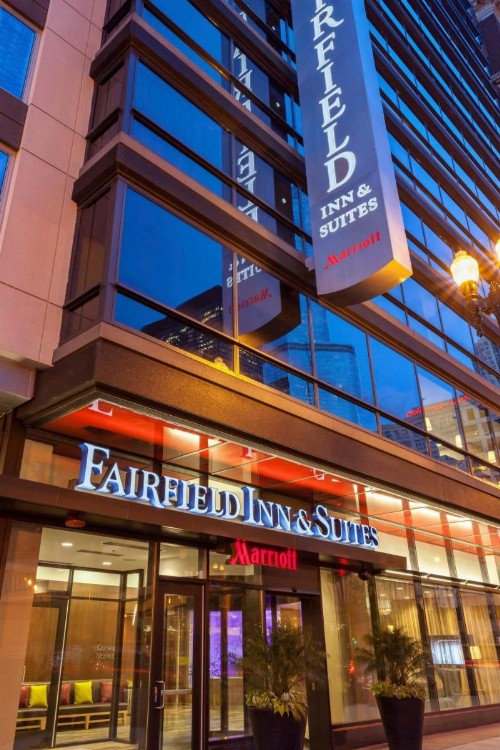 Fairfield Inn and Suites Chicago Downtown-River North - image 10