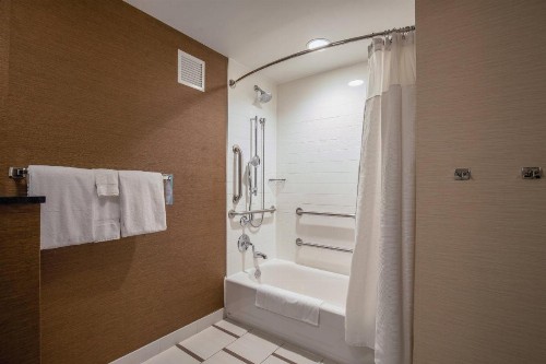 Fairfield Inn and Suites Chicago Downtown-River North - image 21