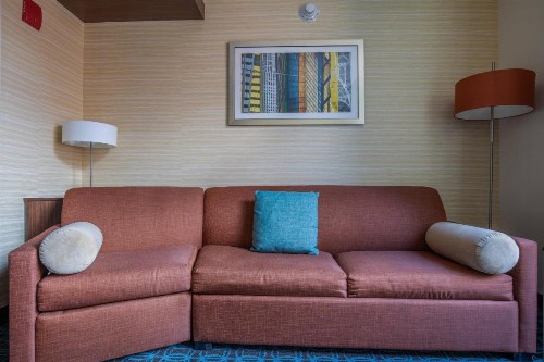 Fairfield Inn and Suites Chicago Downtown-River North - image 25