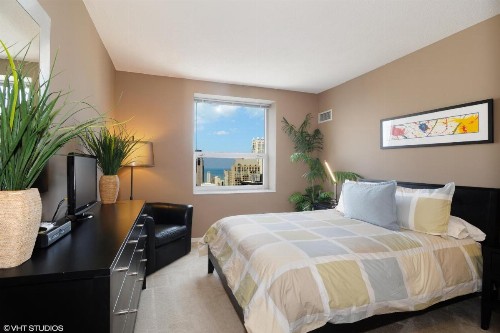 The Penthouse at Grand Plaza - image 10