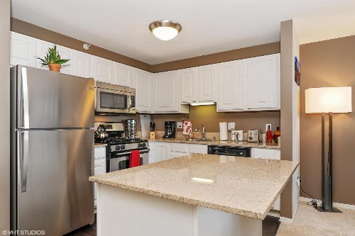 The Penthouse at Grand Plaza - image 36