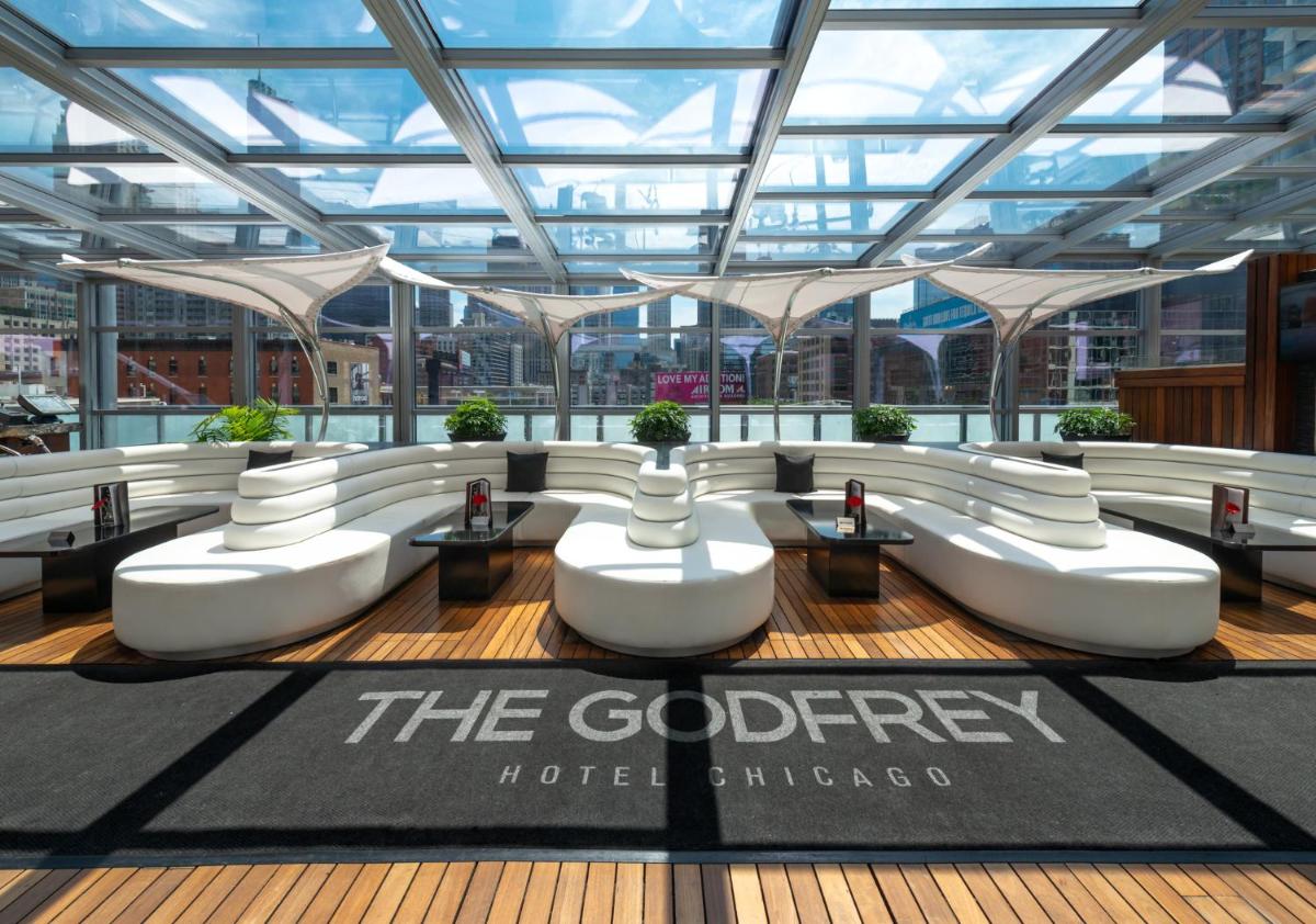 Godfrey Hotel Chicago - main image